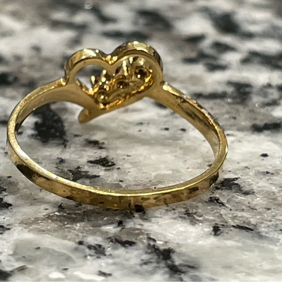 Heart Promise Ring Gold Tone Multicolor Gemstone Sample minimalist Ring Sz 6.75 - Picture 5 of 10
